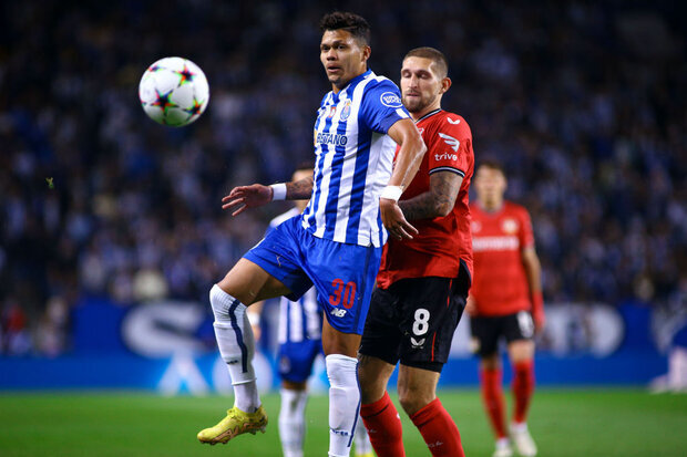 Com dois gols de Galeno, Porto estreia na Champions com vitória