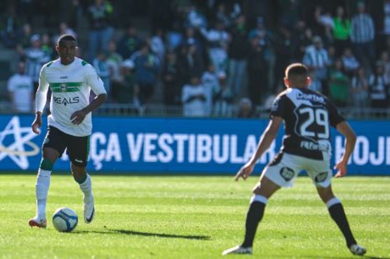 Ponte arranca empate contra o Coritiba no último suspiro 