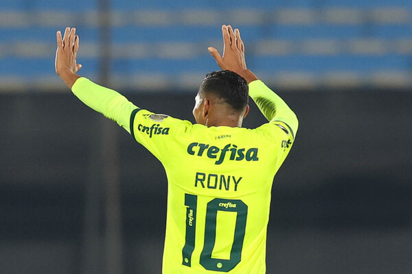Rony embarca para Minas para assinar com o Atltico