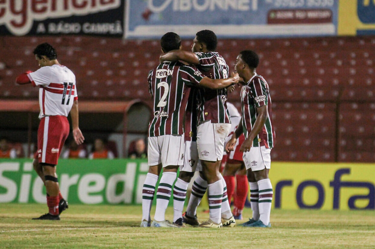 Fluminense passa fácil pelo CRB e garante classificação na Copinha