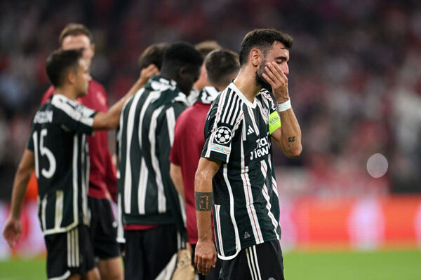 United chega a 14 gols sofridos na temporada e repete marcas negativas histricas