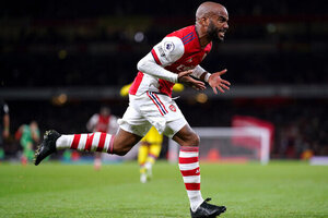 Lacazette decide nos acrscimos e Arsenal vence Wolves pela Premier League