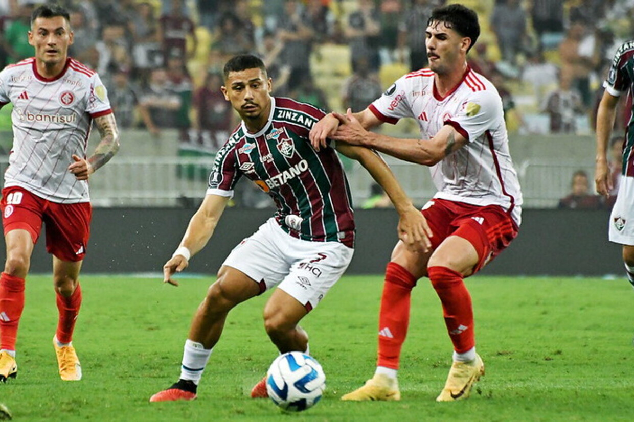 Fluminense e Internacional saem reclamando da arbitragem após empate no  Maracanã