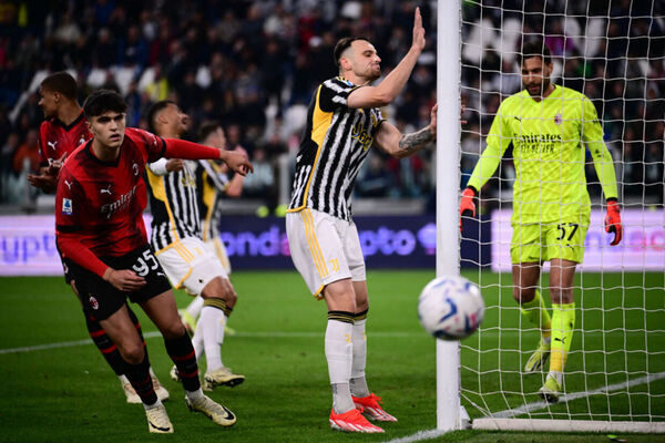 Juventus no consegue ameaar vice-liderana do Milan