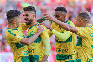 Fora de casa, Cuiab vira contra o Internacional e piora situao do Colorado