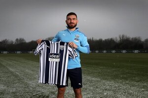 Snodgrass deixa West Ham, mas segue na Premier League