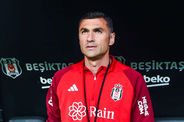 Sem vencer na Conference League, Besiktas demite treinador 