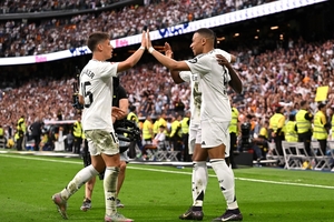 Modric e Ancelotti se despedem em vitria com brilho de Mbapp