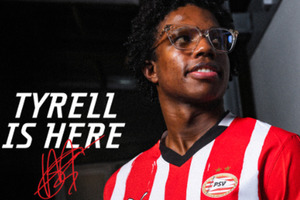 Malacia deixa o United e acerta com o PSV