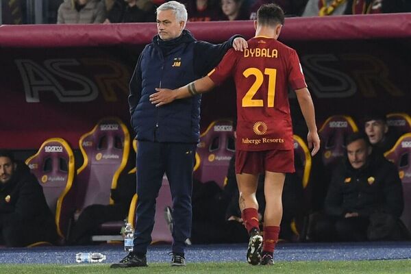 Mourinho de volta a ativa na Turquia e quer levar Talisca, Lukaku e Dybala