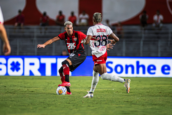 CRB e Vitria comeam Copa do Nordeste com empate movimentado