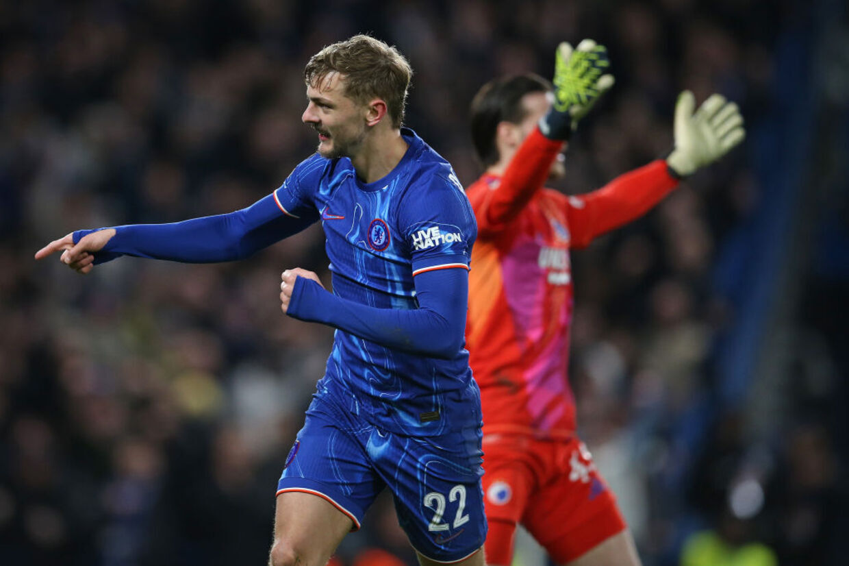 Chelsea  protocolar, volta a vencer Copenhague e avana na Conference