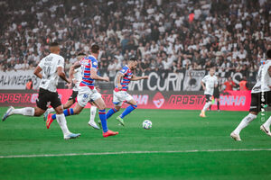 Corinthians marca no fim e arranca empate contra o Fortaleza no Brasileiro