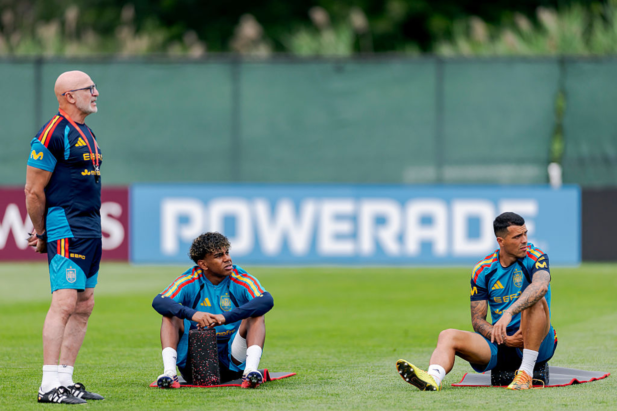Condições climáticas forçam Espanha a cancelar treino final antes da Copa do Mundo Condições climáticas forçam Espanha a cancelar treino final antes da Copa do Mundo