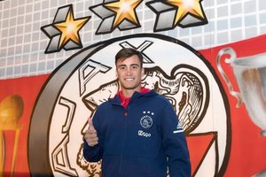 Tagliafico  opo econmica do Chelsea para a lateral