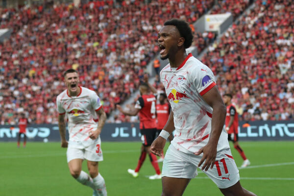 Openda comanda virada do Leipzig sobre o Leverkusen fora de casa