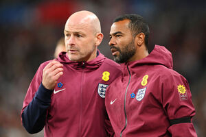Ashley Cole deixa o Birmingham para integrar comisso tcnica da Inglaterra