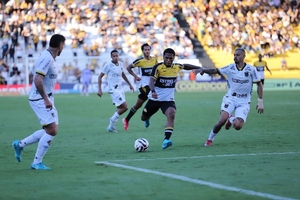 Apesar de movimentado, jogo entre Cricima e Volta Redonda termina sem gols