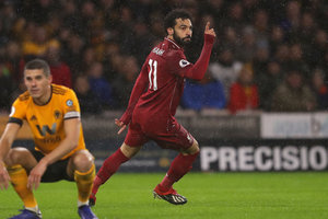 Liverpool vence Wolverhampton e se mantm na ponta na Inglaterra