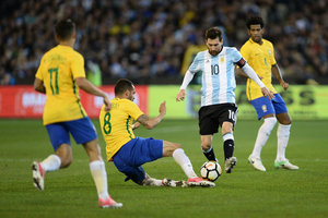 Em fase de experincias, Argentina apresenta lista sem principais estrelas contra o Brasil
