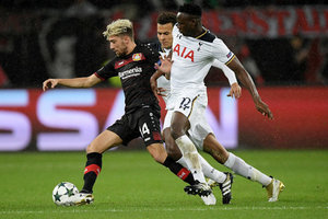 Lloris faz milagre e Tottenham segura Leverkusen na Alemanha