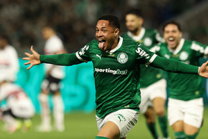 Vitor Roque decide no fim e Palmeiras vence derby contra o So Paulo
