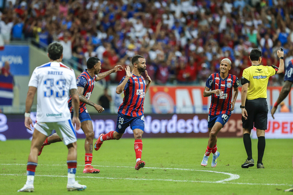 Bahia supera o Fortaleza na Fonte Nova e vai  semifinal da Copa do Nordeste