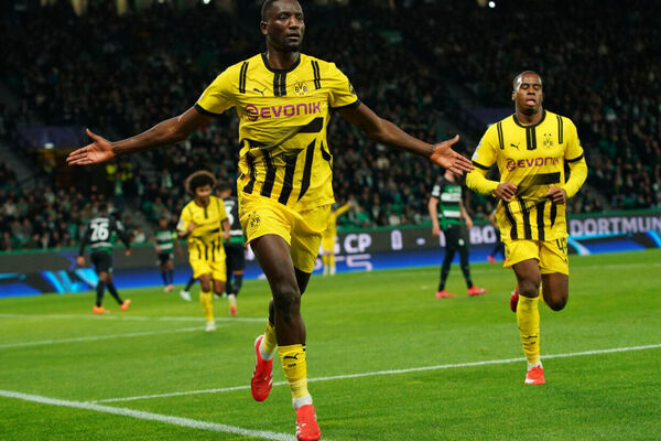 Artilheiro da Liga dos Campees abre o caminho e Borussia sai na frente do Sporting