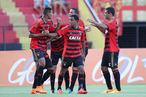 Diego Souza marca dois e Sport estreia com goleada sobre Figueirense, na Ilha