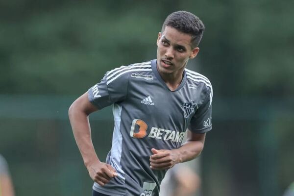 Shakhtar confirma retorno e renovao de Pedrinho