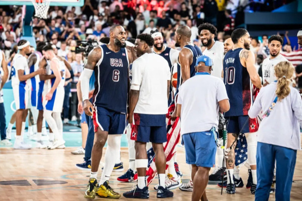 Curry decisivo, LeBron MVP e KD recordista... EUA faturam quinto ouro consecutivo