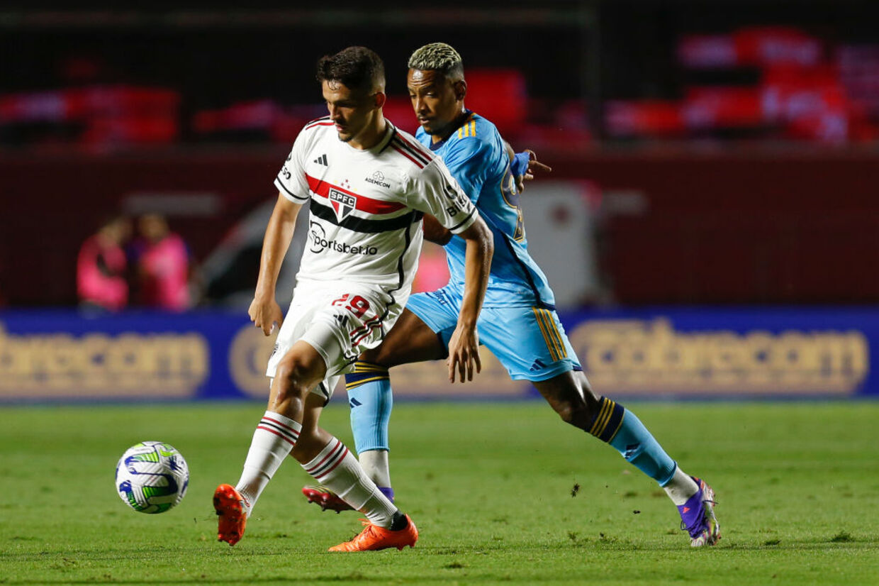 São Paulo vence o Cruzeiro com gol de Luciano e se afasta ainda