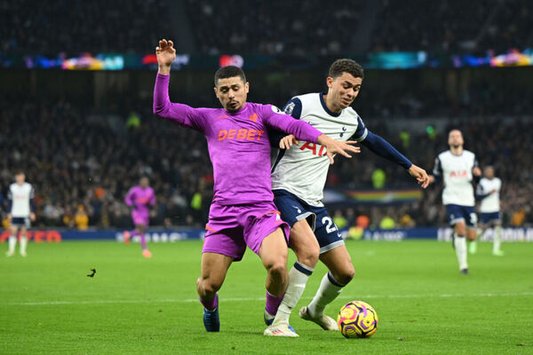 Tottenham tropea no fim e Wolverhampton segue invicto com Vtor Pereira