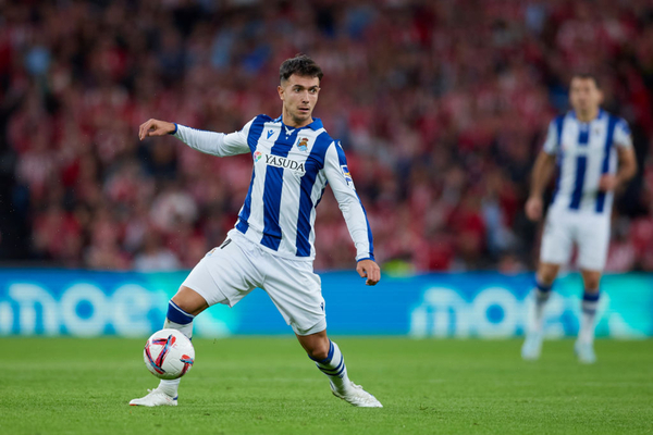 Arsenal tem acordo por meia da Real Sociedad
