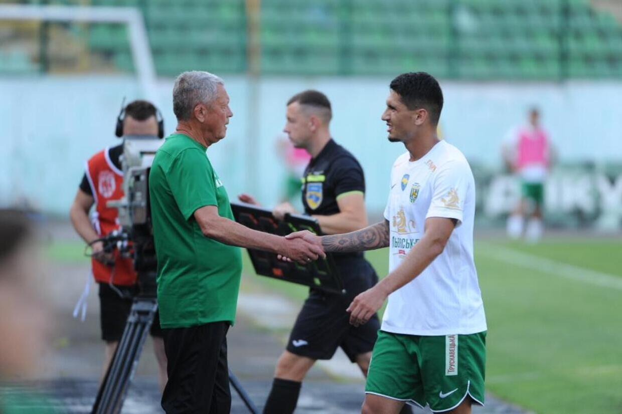 Guerra e futebol na Ucrânia - Tavriya e Karpaty: o primeiro campeão e a gota de esperança