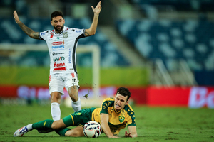 Com pnaltis na reta final, Operrio vence o Cuiab na Srie B
