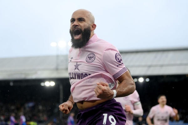 Manchester United lidera corrida por Mbeumo