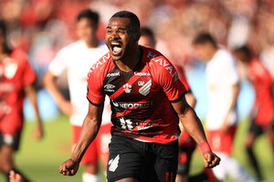 Niko faz golao e d asas ao Athletico, que bate Bragantino e conquista o bi da Sula