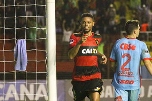 Arsenal vence, mas Sport consegue gol fora de casa e avana na Sul-Americana