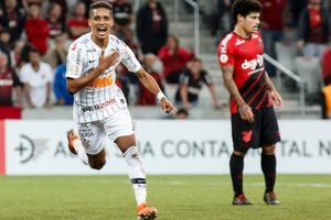Burocrtico, Corinthians controla jogo e vence Athletico Paranaense 
