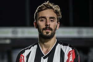 Athletic-MG anuncia a contratao de meio-campista portugus