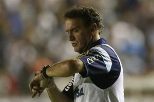 Cuca evita falar em retorno ao Palmeiras e no pensa em seleo brasileira