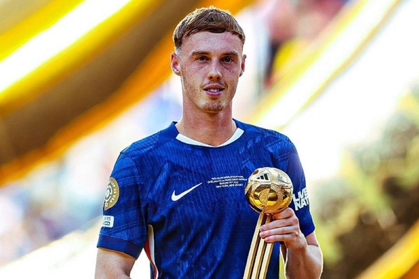 Aps recital na deciso, Cole Palmer  eleito craque do Super Mundial