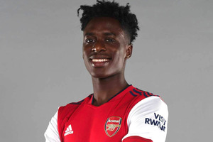 Arsenal empresta Lokonga para o Luton Town