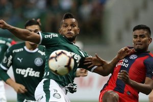 Em baixa, Borja completa 100 jogos pelo Palmeiras