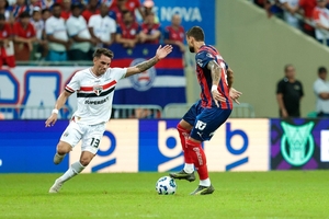 Com Lei do Ex duas vezes, Bahia bate o So Paulo e cola no G4