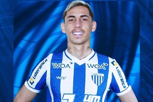 Ava busca reforo por emprstimo para a lateral