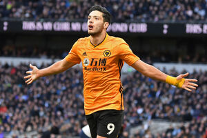 Fulham avana pela contratao de Raul Jimnez, do Wolves
