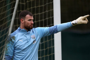 West Bromwich confirma contratao de goleiro