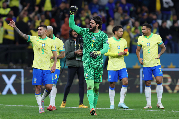 Alisson v seleo virando a chave: 'Algo novo est surgindo'
